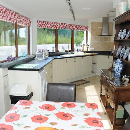 Ty-Hapus Cottage Jordanston Extérieur photo
