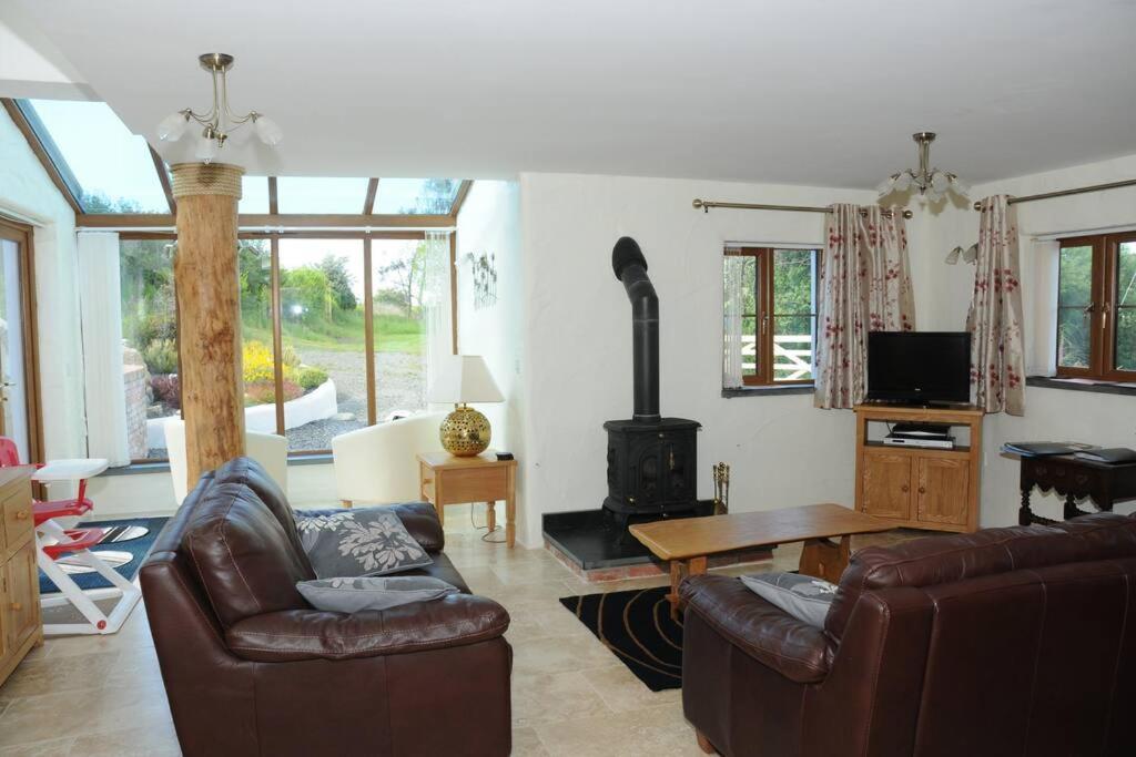 Ty-Hapus Cottage Jordanston Extérieur photo